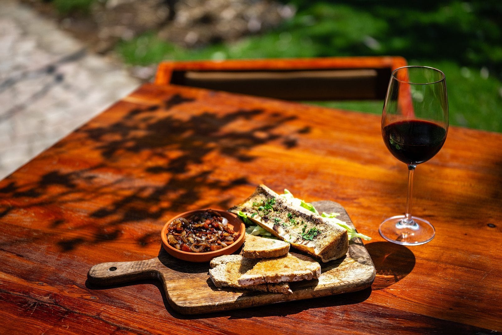 Grilled marrow bone with onion marmalade on sourdough